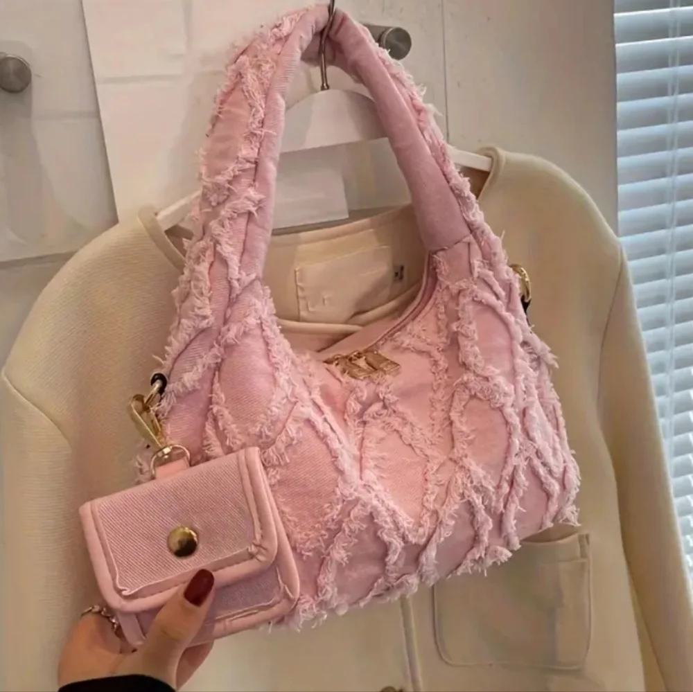 Argyle Pattern Raw Hem Shoulder Bag - Picture 6 of 9